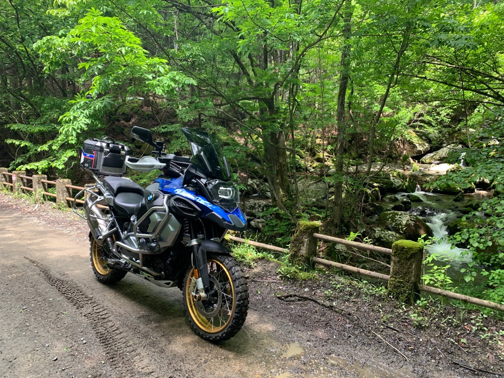Relive R1250gs アドベンチャー瀞川 氷ノ山林道 滑り込みセーフ